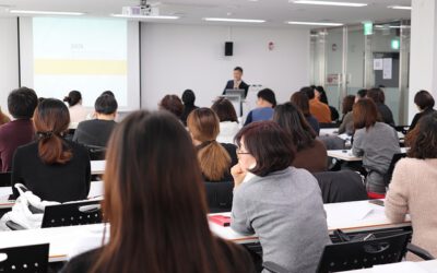 Mujeres y Niñas en la Ciencia