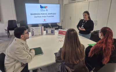 El programa ‘Primeras Experiencias’ avanza en la capacitación continua y estratégica de sus tres jóvenes profesionales